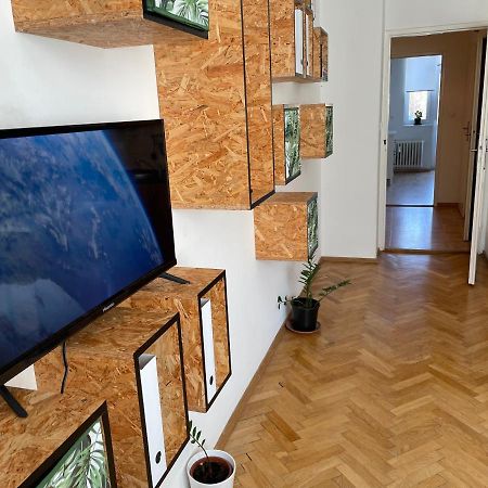 Cozy Apartment Near The City Center Hradec Králové Kültér fotó