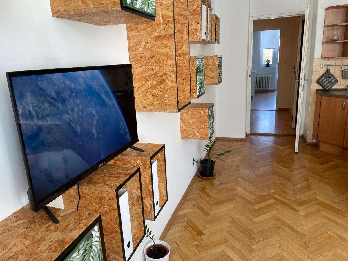 Cozy Apartment Near The City Center Hradec Králové Kültér fotó