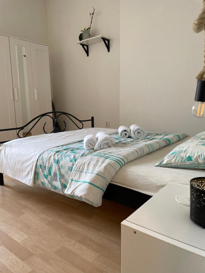 Cozy Apartment Near The City Center Hradec Králové Kültér fotó